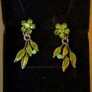 Vintage warm green pierced rhinestone flower drops